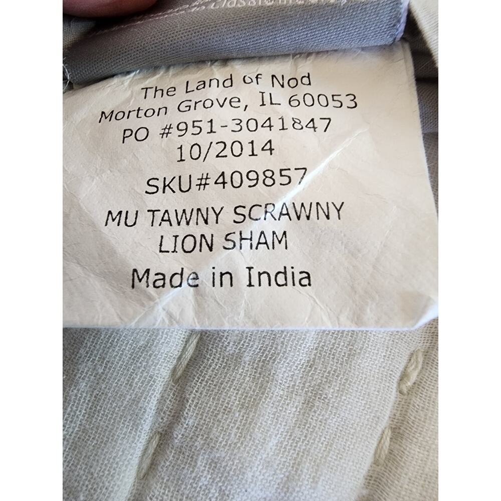 LITTLE GOLDEN BOOKS FOR NOD - "Mu Tawny Scrawny Lion" Pillow Sham - Set of 2 - Picture 5 of 9